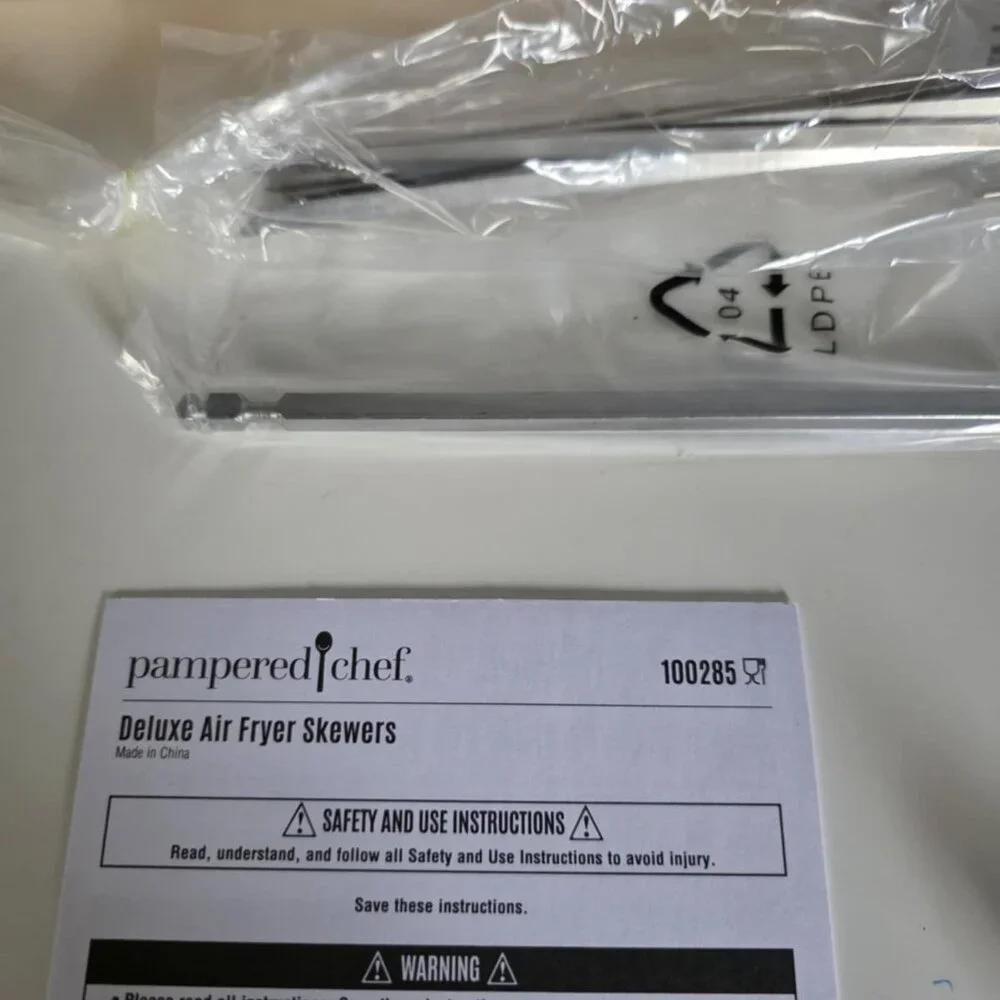 NWT Pampered Chef Deluxe Air Fryer Skewers
